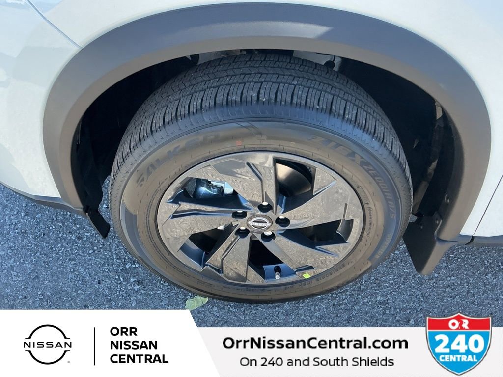 New 2026 Nissan Rogue SV FWD image 9