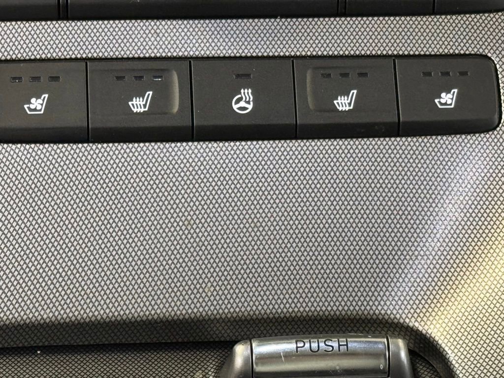 Used 2020 Hyundai Palisade Limited image 40