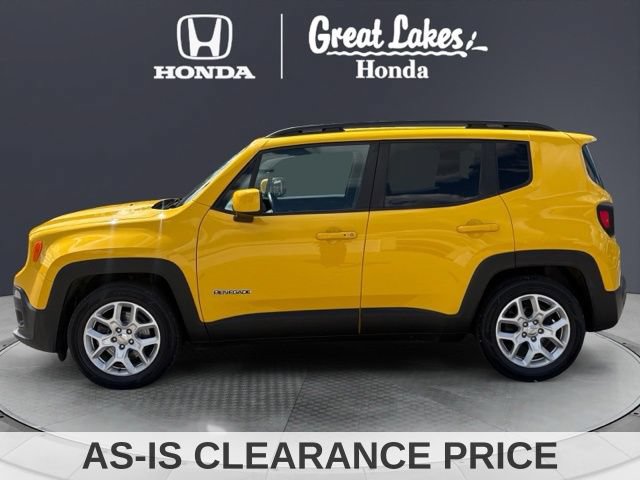Used 2016 Jeep Renegade Latitude w/ Cold Weather Group FWD image 3
