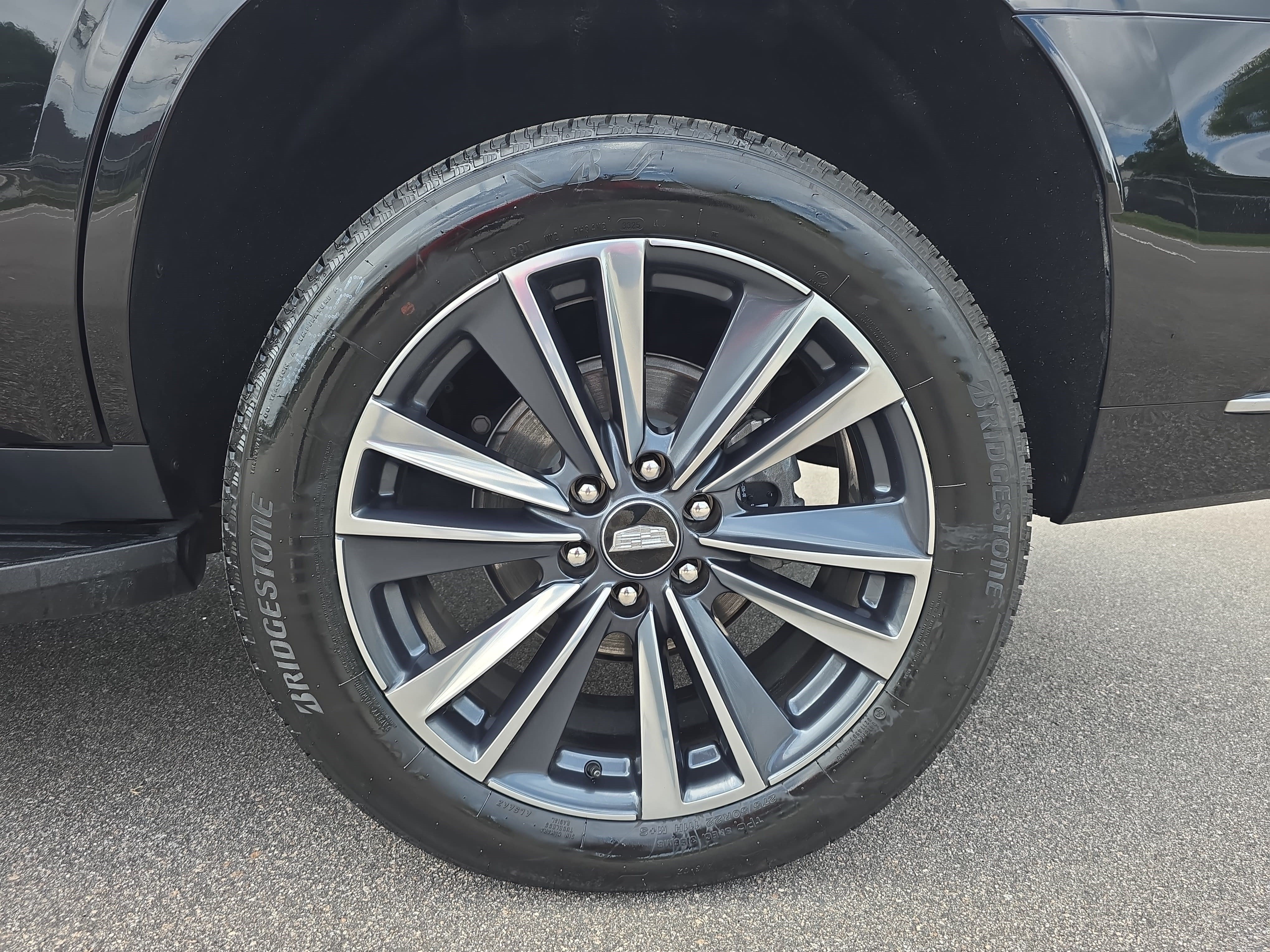 Used 2023 Cadillac Escalade Premium Luxury AWD/4WD image 35