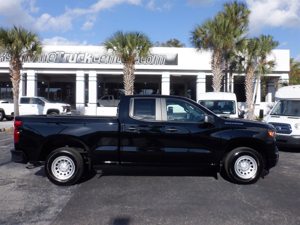 Used 2024 Chevrolet Silverado 1500 W/T w/ WT Value Package image 1