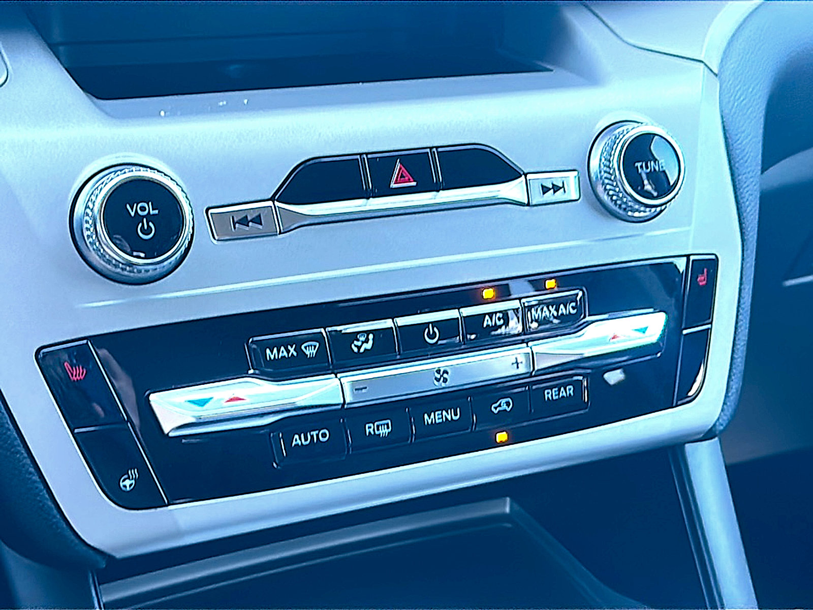 Used 2023 Ford Explorer XLT w/ Equipment Group 202A image 35