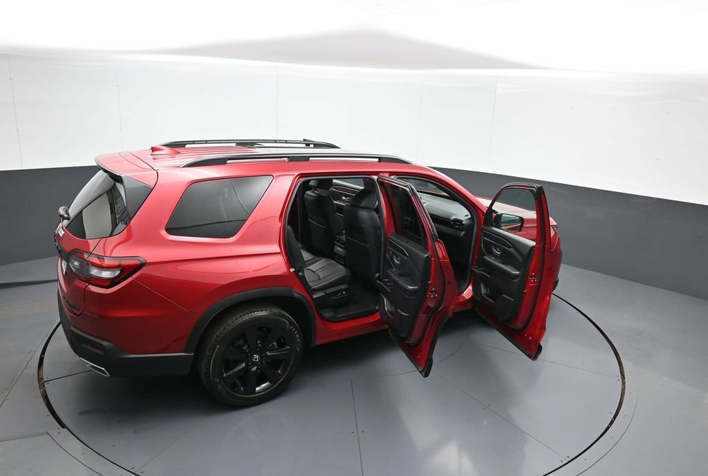 Certified 2025 Honda Pilot Black Edition image 47