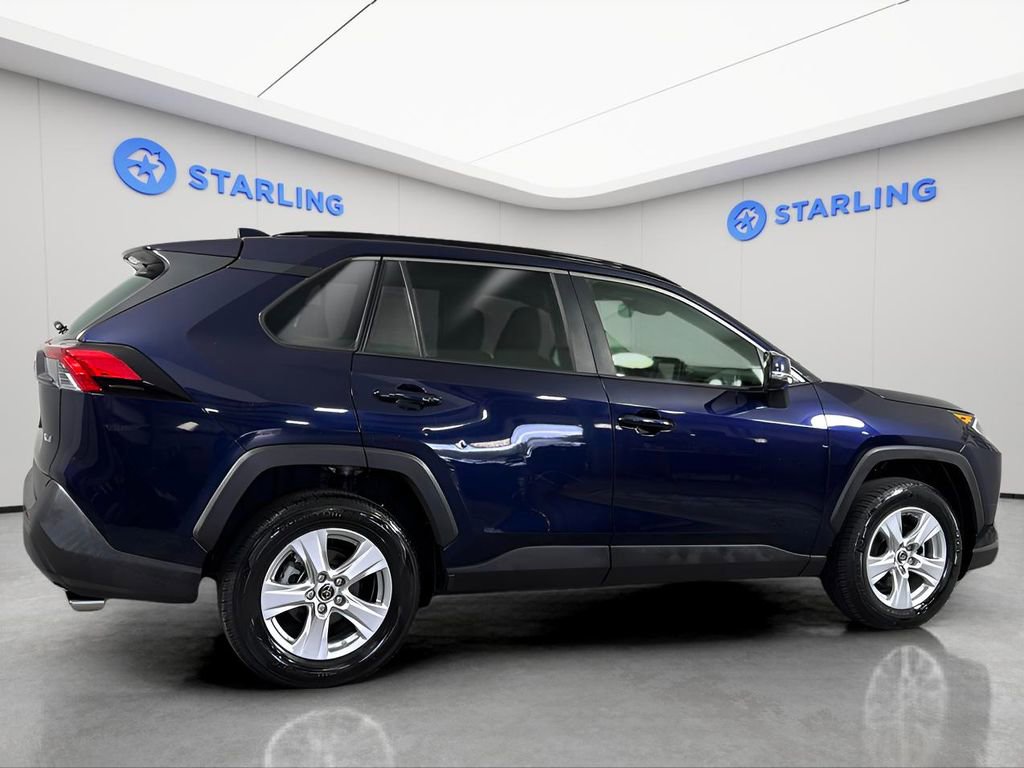 Used 2019 Toyota RAV4 XLE w/ Convenience Package FWD image 10