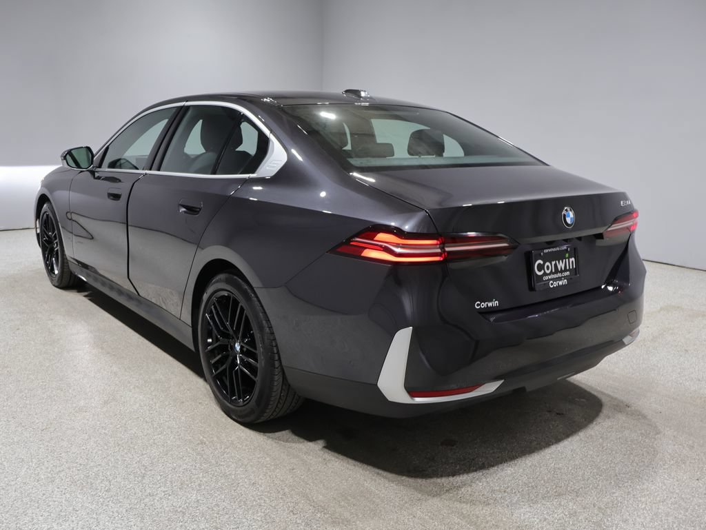 Used 2024 BMW 530i xDrive AWD/4WD image 5