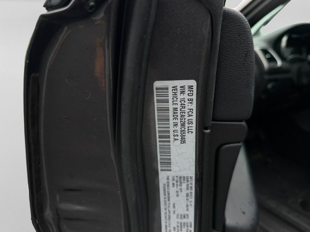 Used 2021 Jeep Grand Cherokee Laredo X RWD image 34