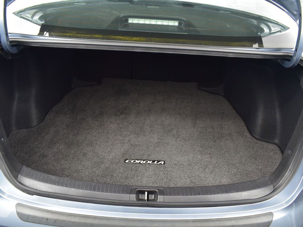 Used 2023 Toyota Corolla XSE w/ Carpet Mat Package (TMS) image 9