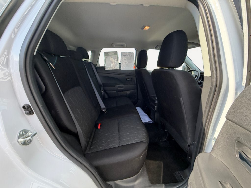 Used 2025 Mitsubishi Outlander Sport AWD image 23