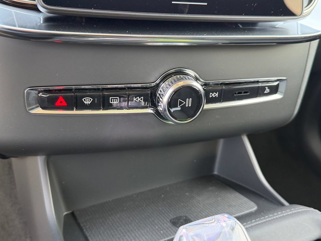 New 2027 Volvo XC90 B6 Ultra AWD/4WD image 14