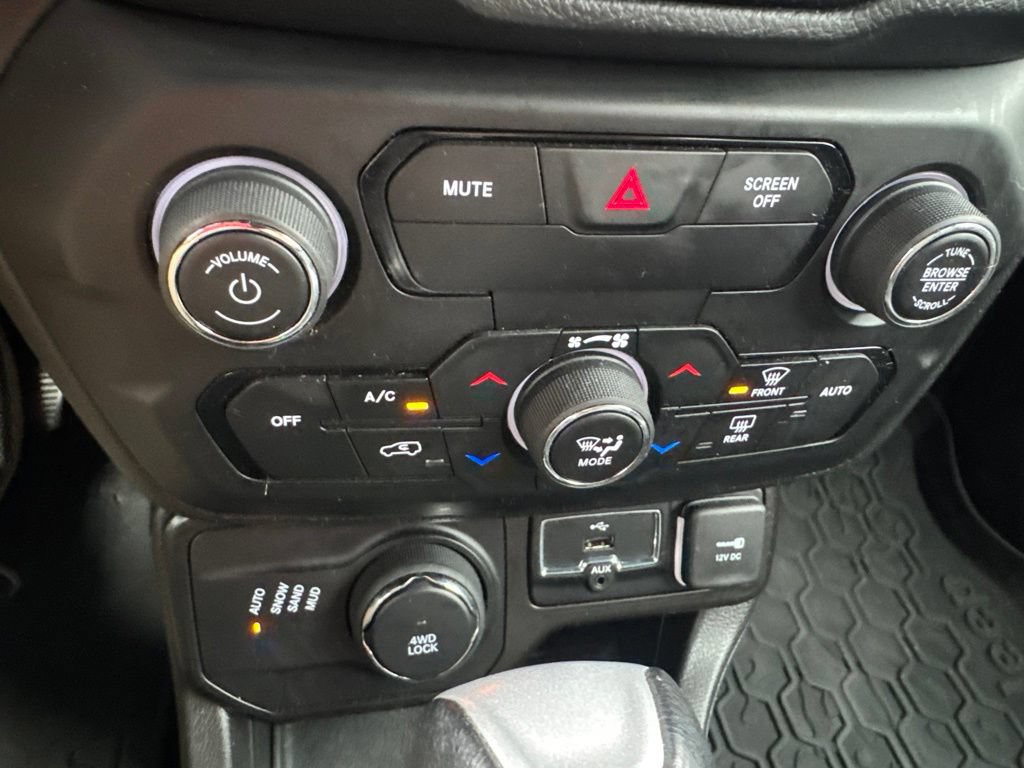 Used 2020 Jeep Renegade Altitude AWD/4WD image 22
