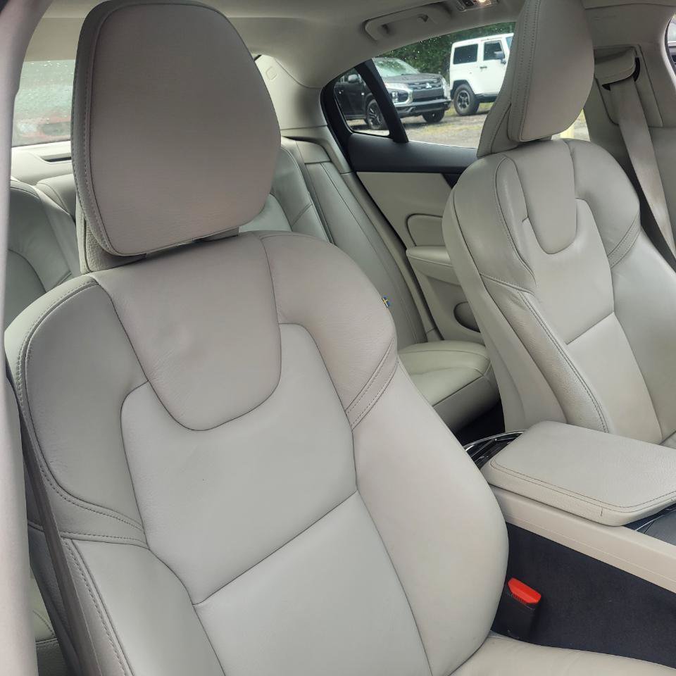 Used 2021 Volvo S60 T5 Inscription AWD/4WD image 28