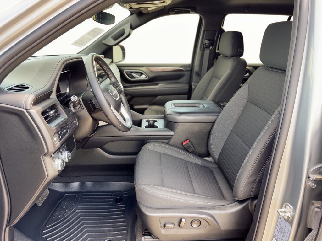 Used 2023 GMC Yukon SLE RWD image 5
