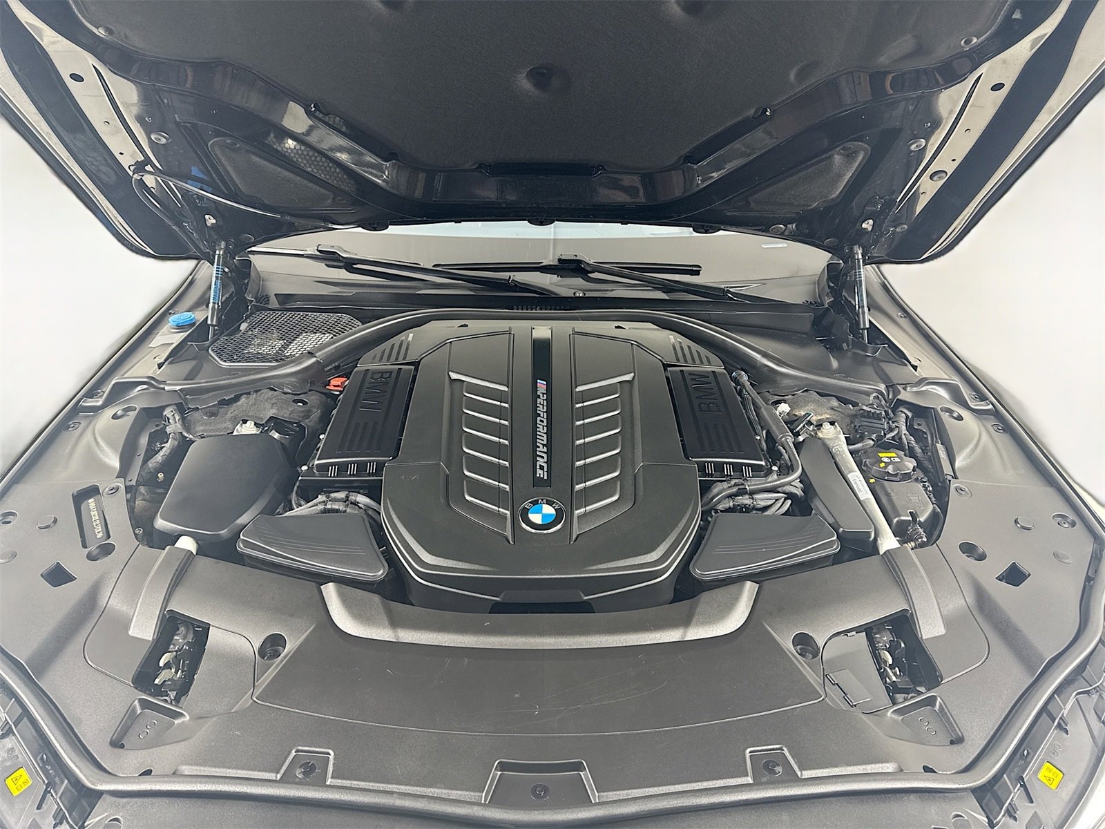 Used 2020 BMW M760i xDrive w/ Luxury Rear Seating Package image 29