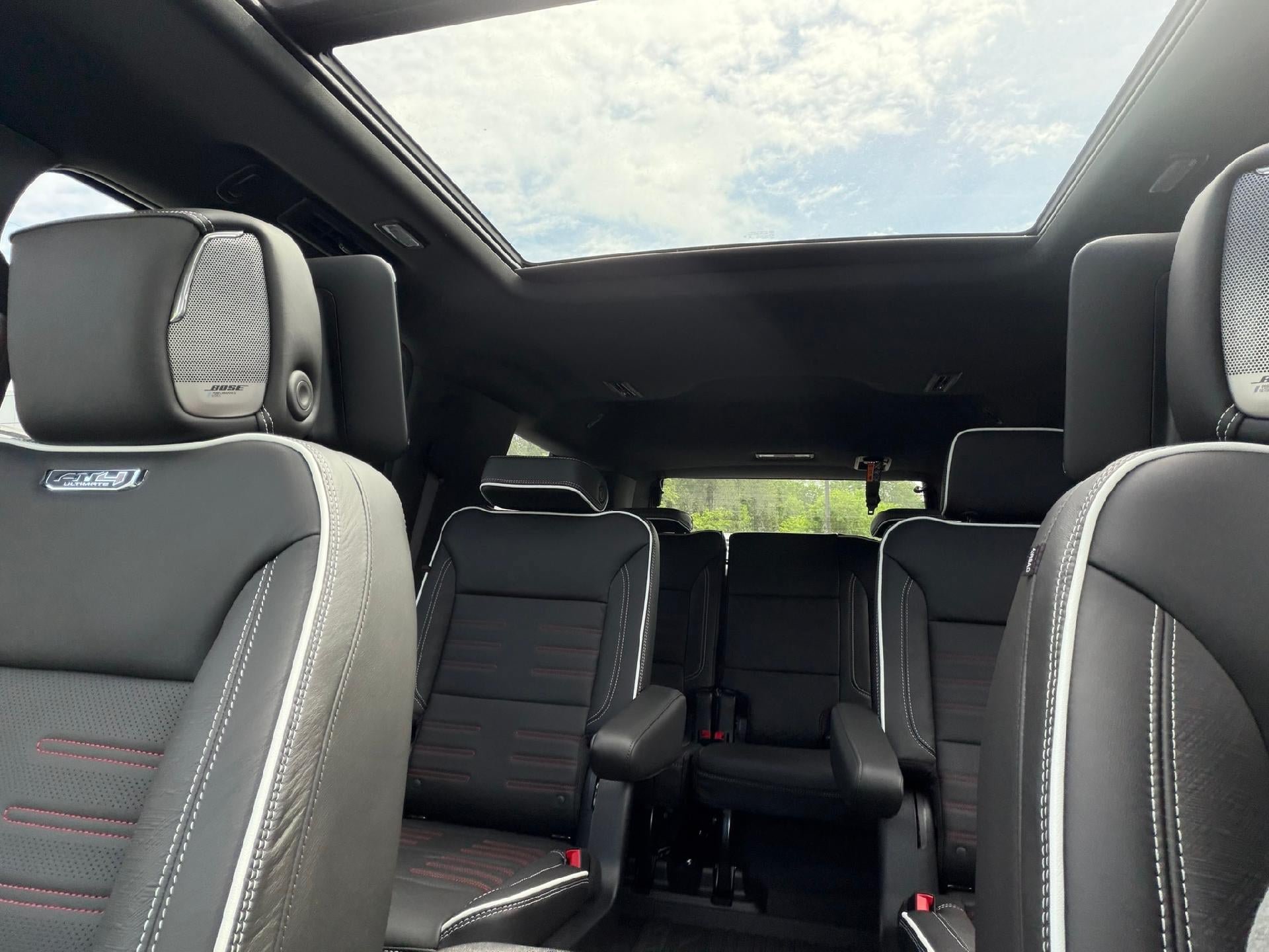 New 2026 GMC Yukon AT4 Ultimate w/ LPO, Floor Liner Package AWD/4WD image 18