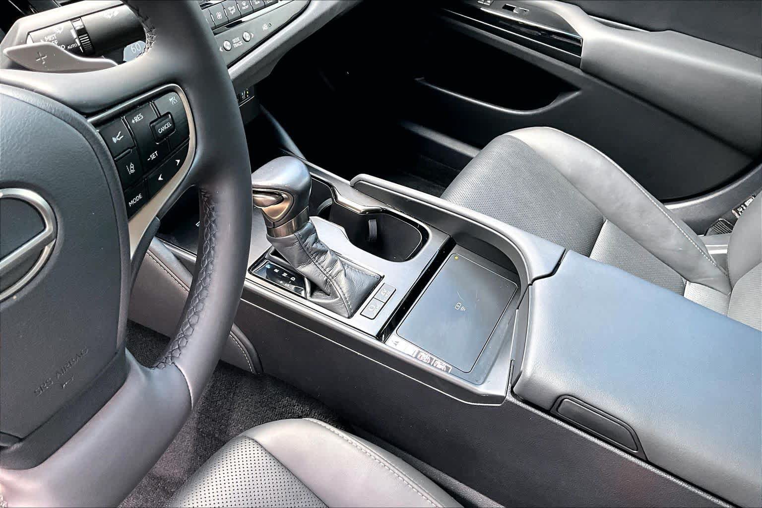 Used 2023 Lexus ES 300h w/ Premium Package FWD image 16