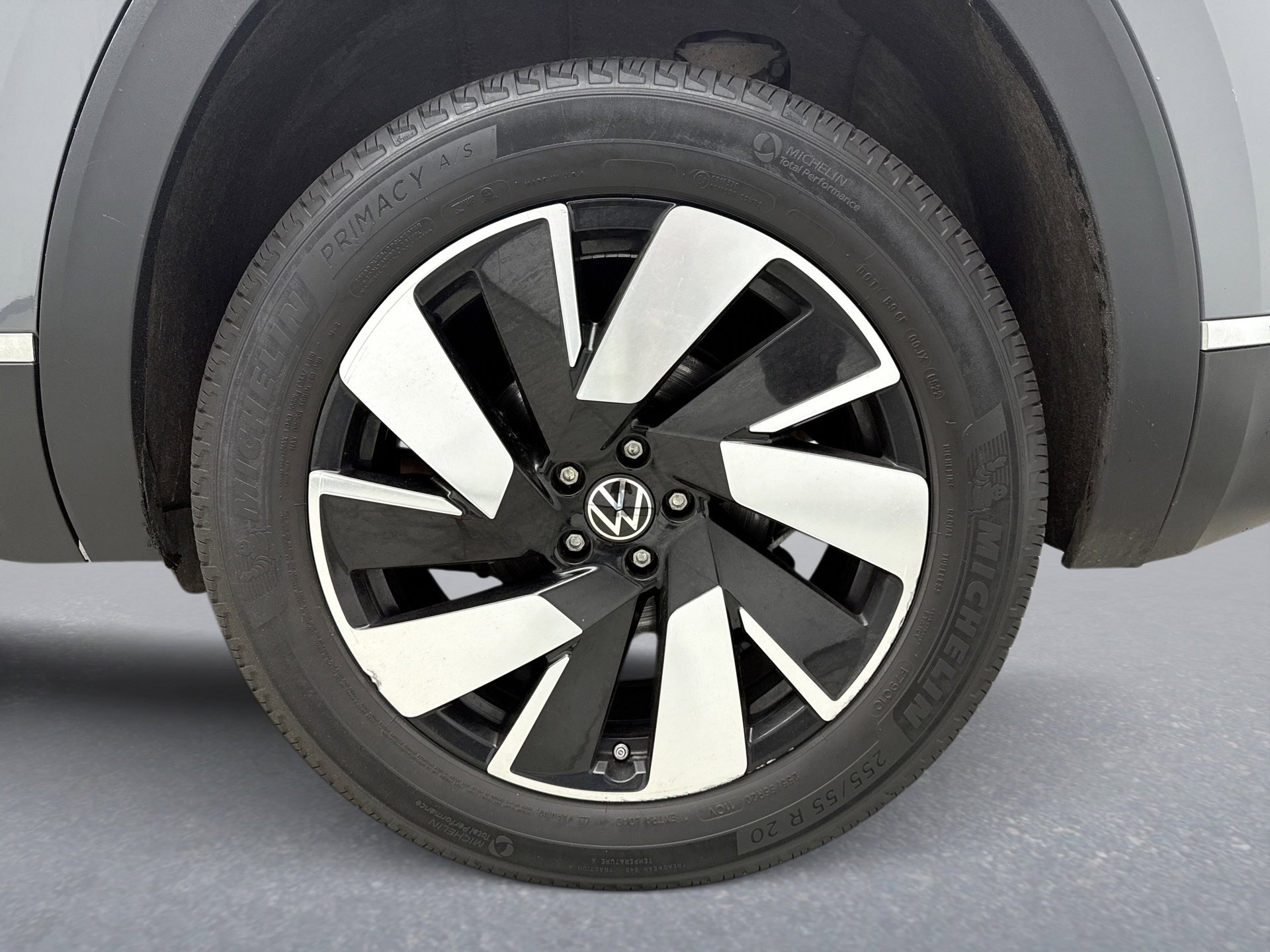 Used 2025 Volkswagen Atlas Cross Sport SEL image 12