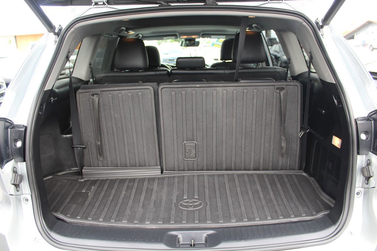 Used 2018 Toyota Highlander XLE AWD/4WD image 35