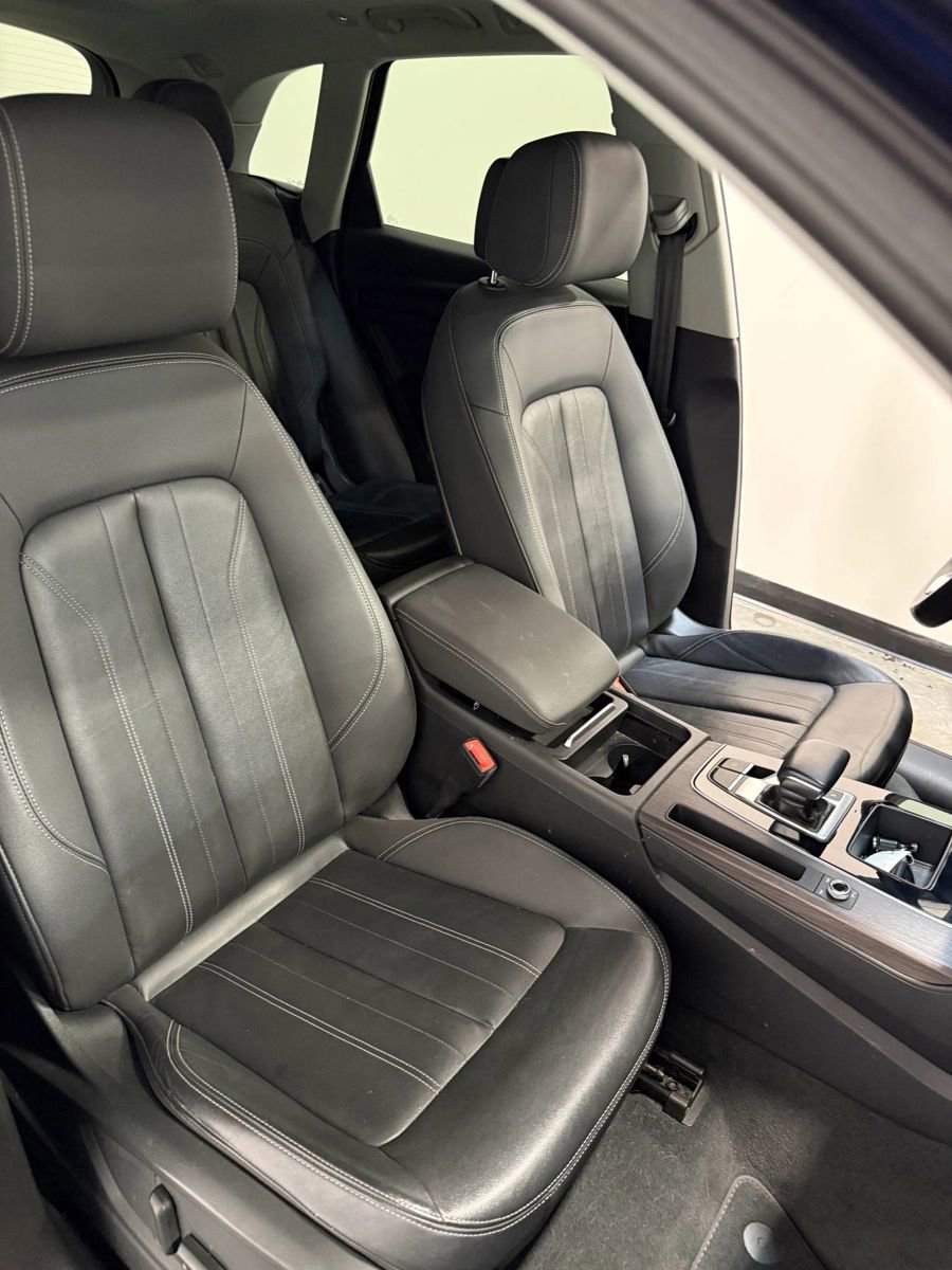 Used 2021 Audi Q5 2.0T Premium w/ Convenience Package AWD/4WD image 18