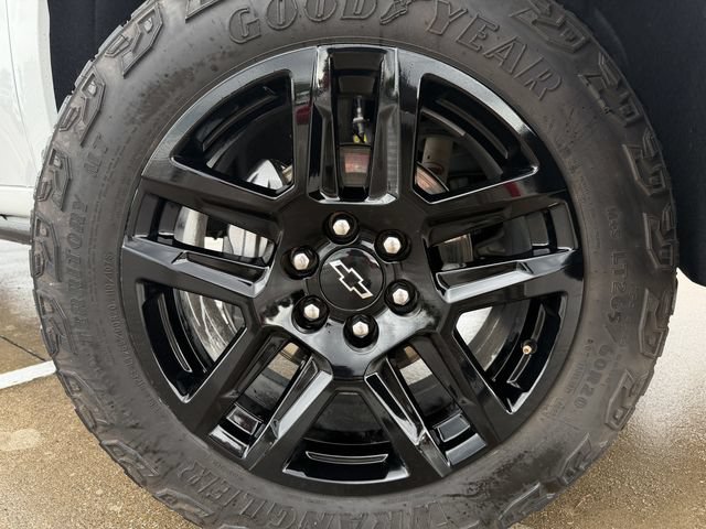 Used 2024 Chevrolet Silverado 1500 Custom Trail Boss w/ LPO, Dark Essentials Package AWD/4WD image 11