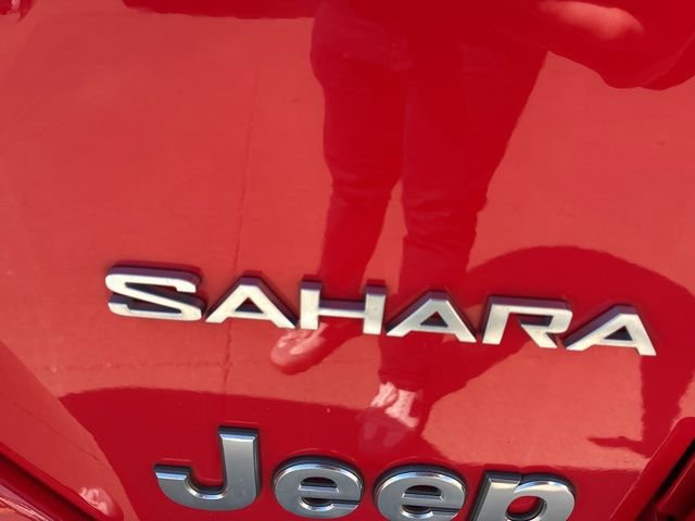 Used 2020 Jeep Wrangler Unlimited Sahara w/ Dual Top Group image 7