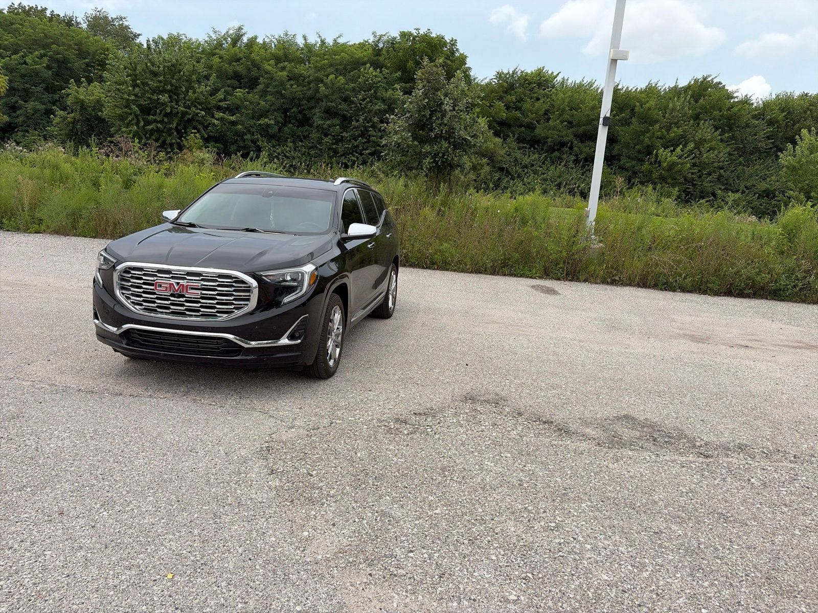 Used 2018 GMC Terrain Denali w/ Advanced Safety Package AWD/4WD image 2