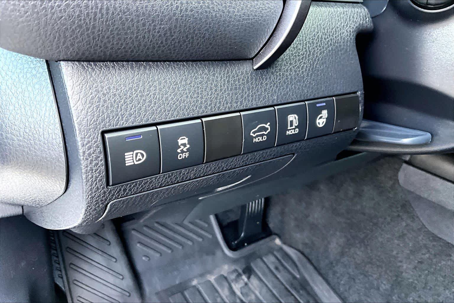 Certified 2022 Toyota Camry XLE AWD/4WD image 33