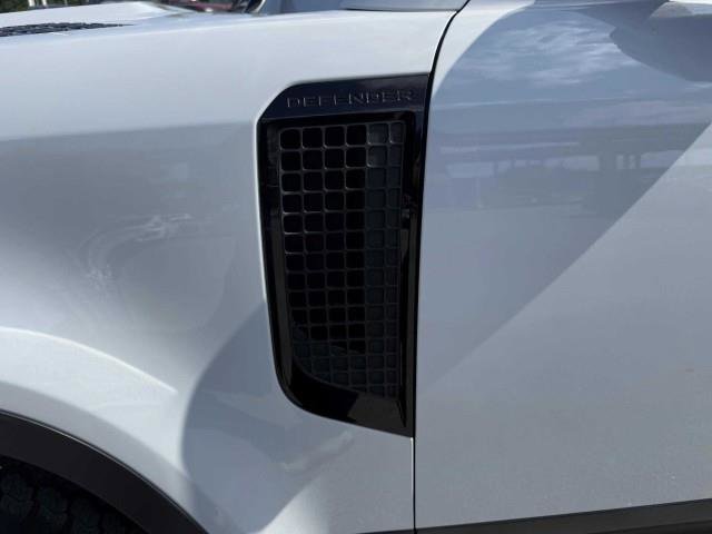 Used 2021 Land Rover Defender 90 AWD/4WD image 10