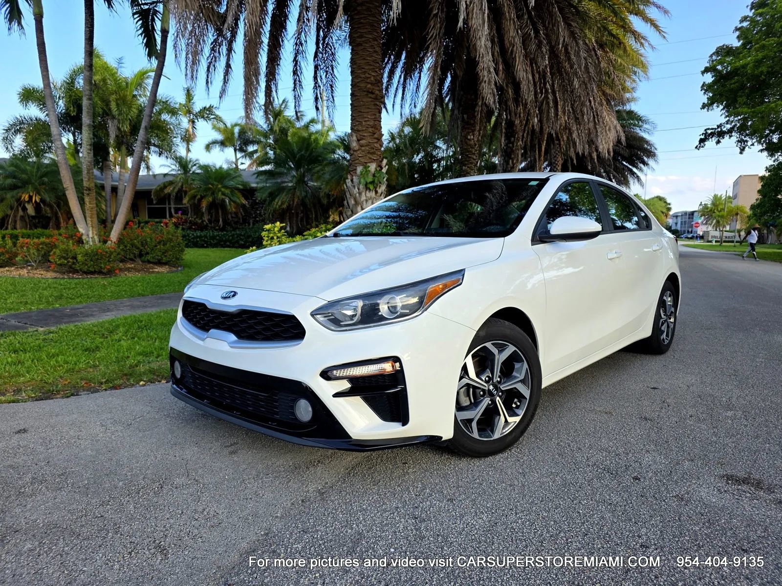 Used 2020 Kia Forte LXS FWD image 2