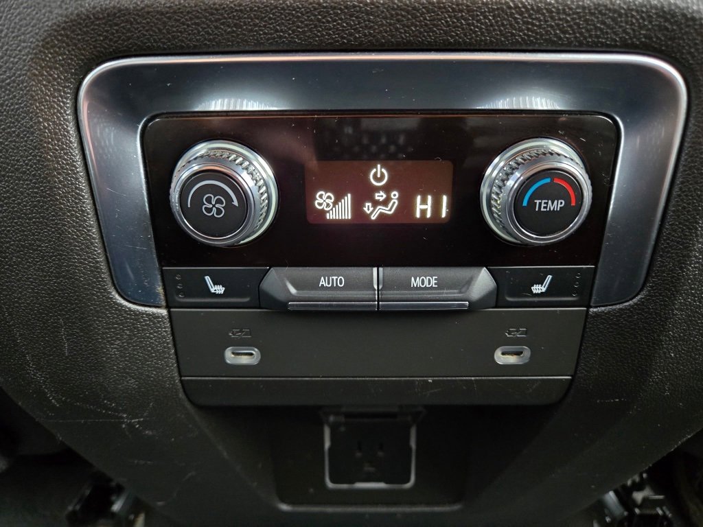 Used 2021 GMC Yukon XL Denali image 28