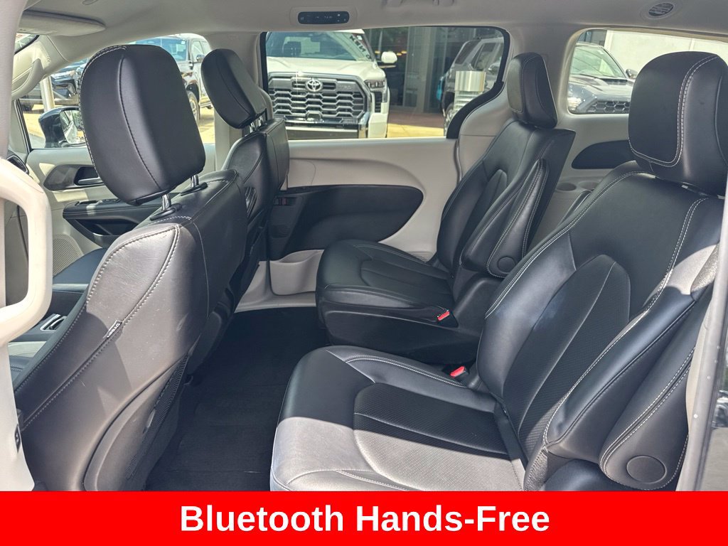 Used 2024 Chrysler Pacifica Limited FWD image 14