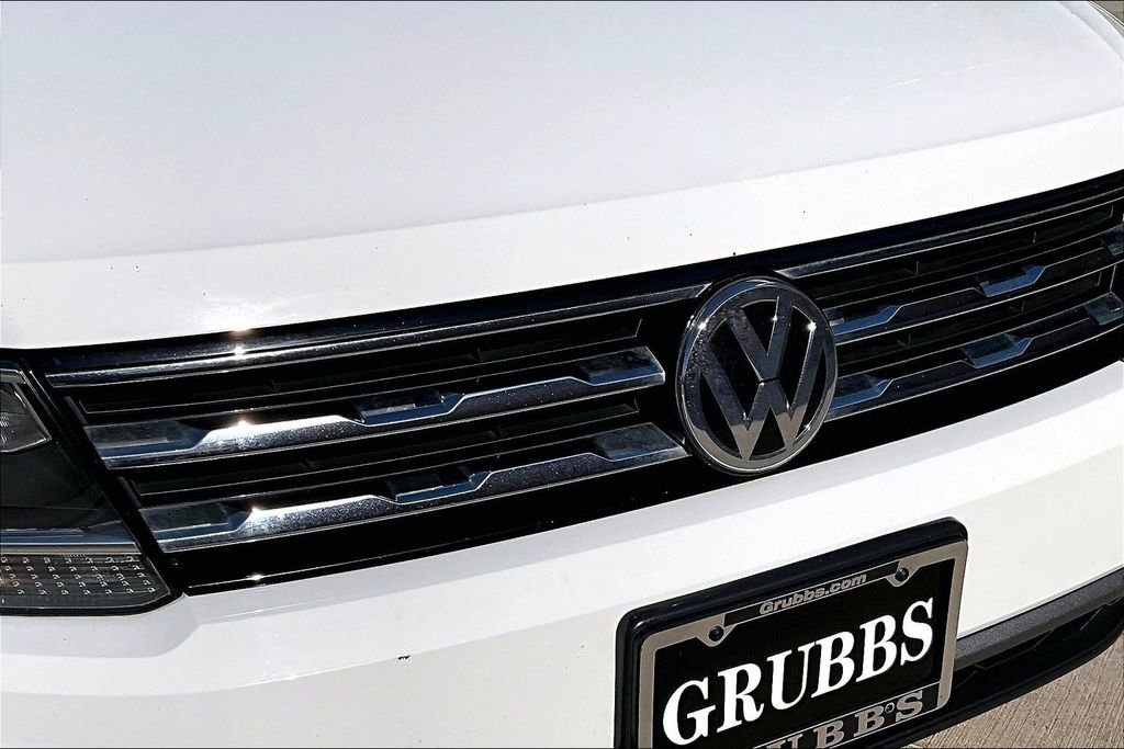 Used 2019 Volkswagen Tiguan SE image 38