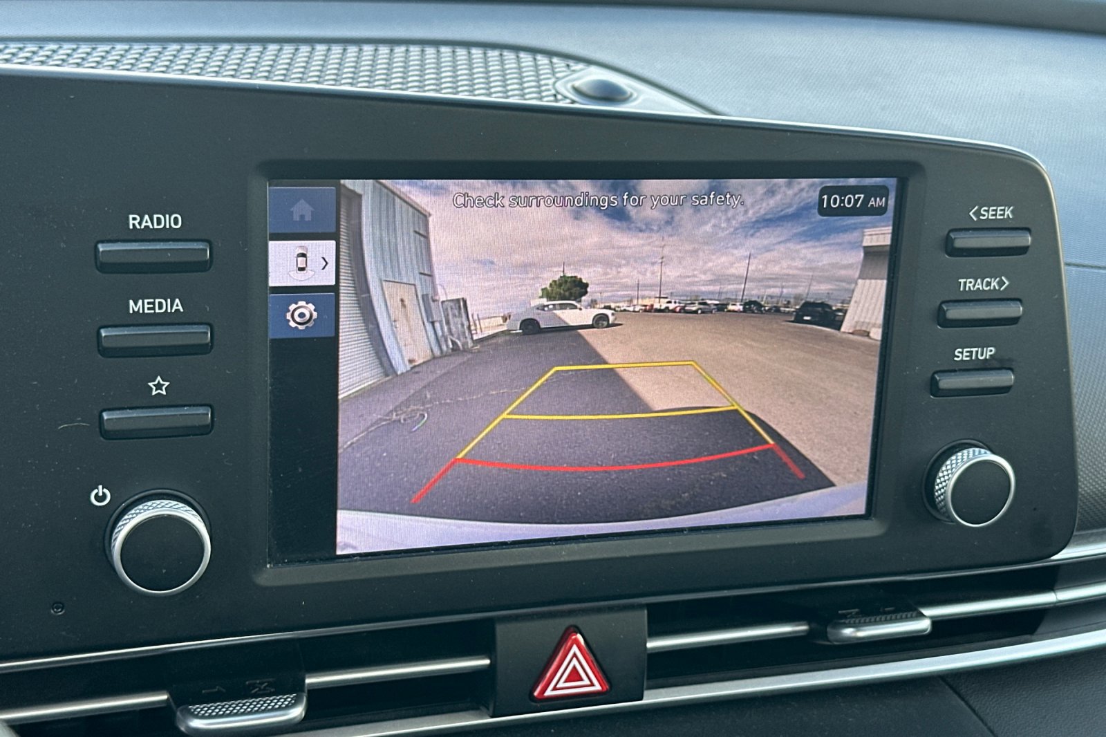 Used 2024 Hyundai Elantra SE FWD image 18