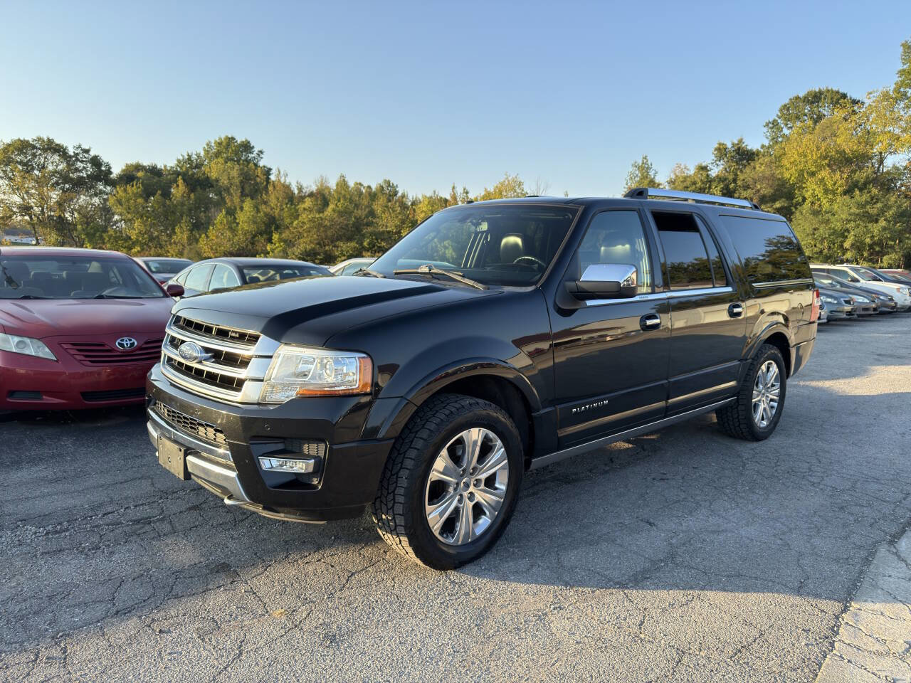 Used 2015 Ford Expedition EL Platinum image 2