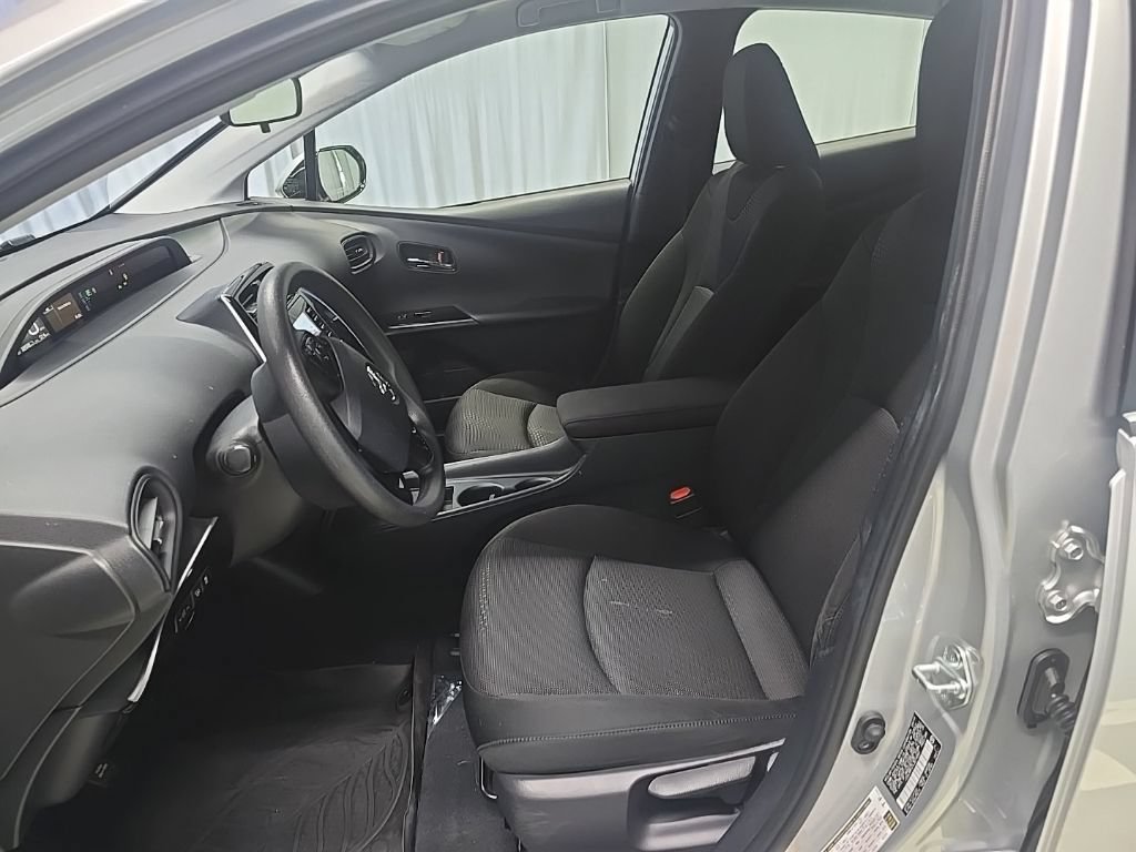 Used 2020 Toyota Prius LE AWD/4WD image 17