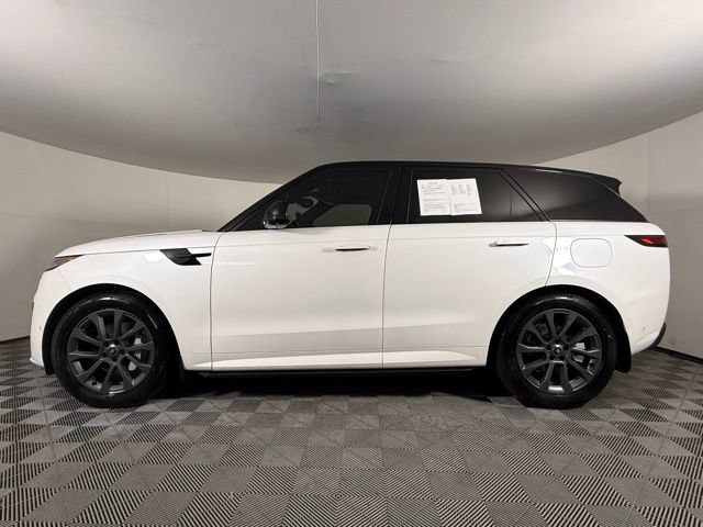 Used 2025 Land Rover Range Rover Sport Dynamic SE AWD/4WD image 3