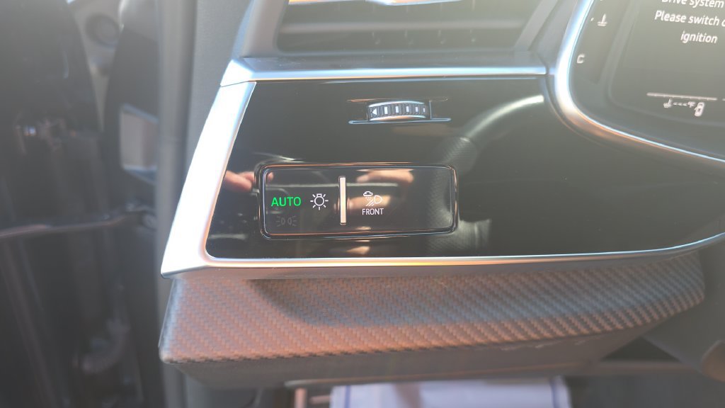 Used 2024 Audi SQ8 Premium Plus AWD/4WD image 12