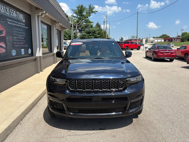 Used 2023 Jeep Grand Cherokee L Summit AWD/4WD image 5