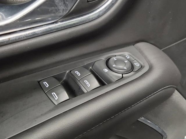 Used 2023 GMC Yukon SLE image 19