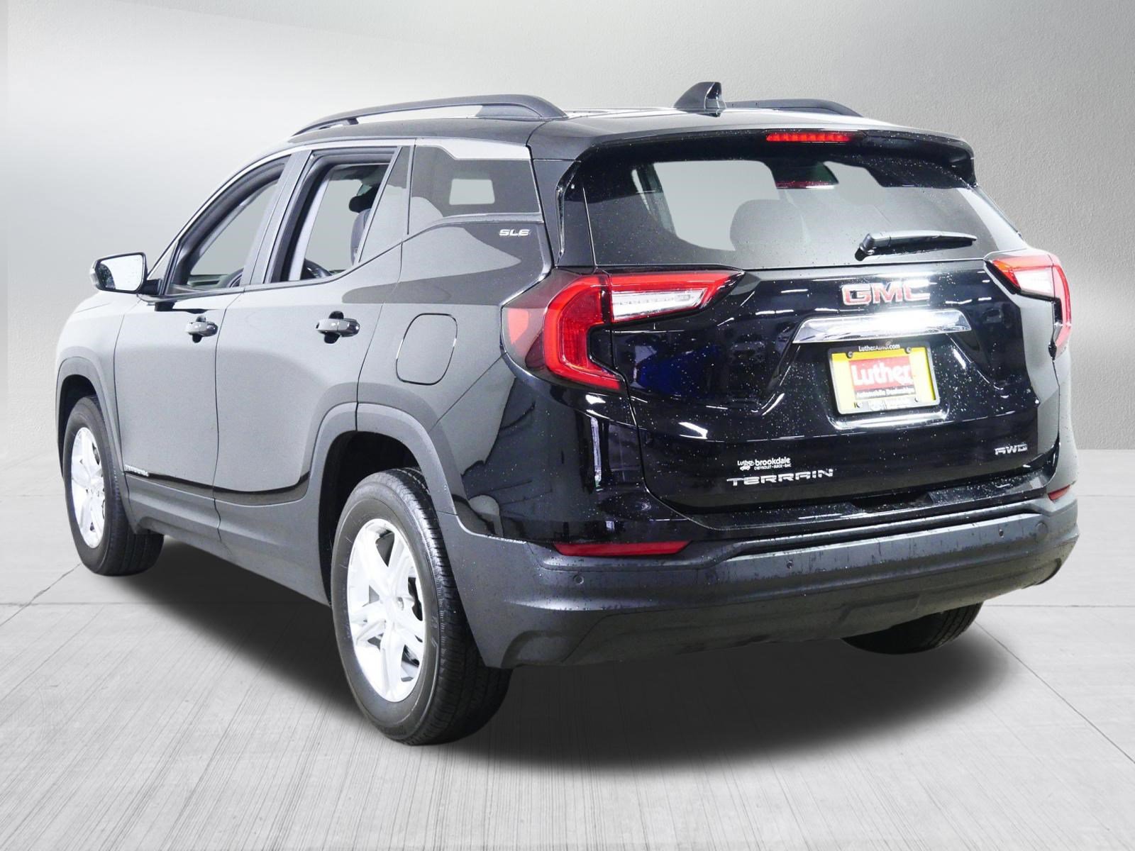 Used 2023 GMC Terrain SLE w/ Driver Convenience Package AWD/4WD image 5