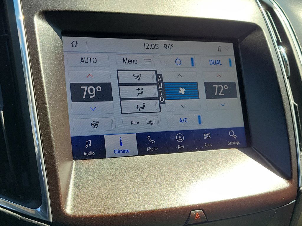 Used 2020 Ford Edge Titanium FWD image 17