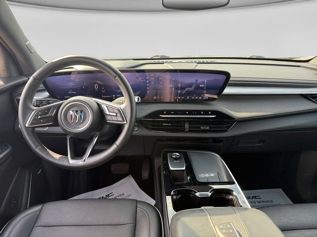 Used 2025 Buick Enclave Preferred AWD/4WD image 24