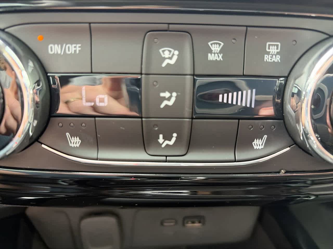 Used 2025 Chevrolet Trax ACTIV w/ Driver Confidence Package FWD image 20
