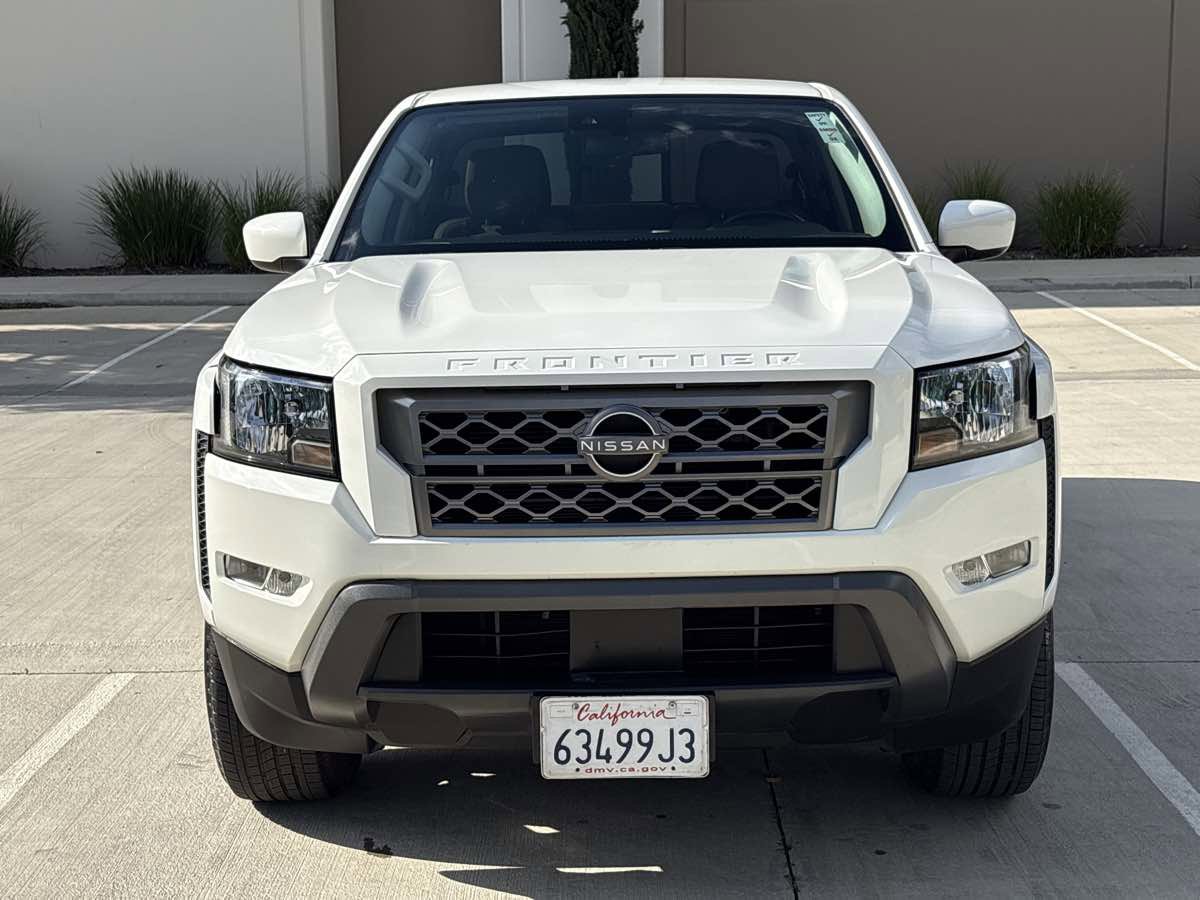 Used 2022 Nissan Frontier SV image 8