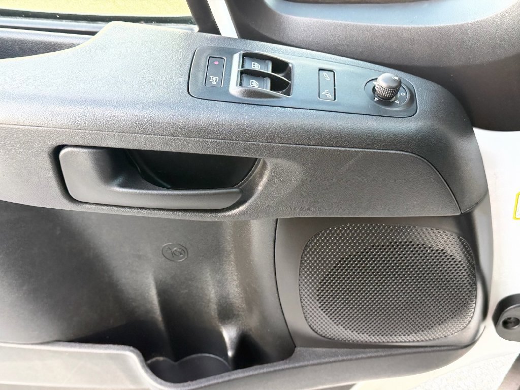 Used 2025 RAM ProMaster 2500 w/ Convenience Group FWD image 21