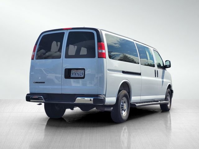Used 2025 Chevrolet Express 3500 LT w/ LT Preferred Equipment Group RWD image 4
