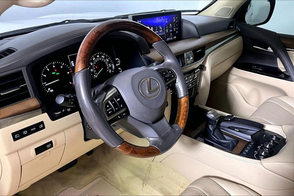 Used 2016 Lexus LX 570 4WD w/ Luxury Package image 10