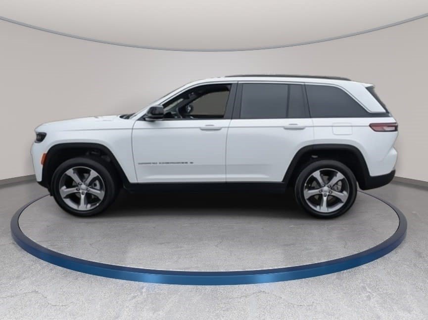 New 2026 Jeep Grand Cherokee Limited w/ Luxury Tech Group II AWD/4WD image 8