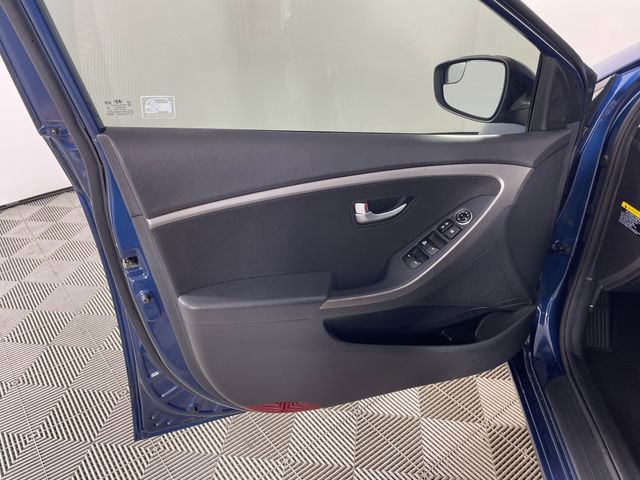 Used 2016 Hyundai Elantra GT FWD image 11