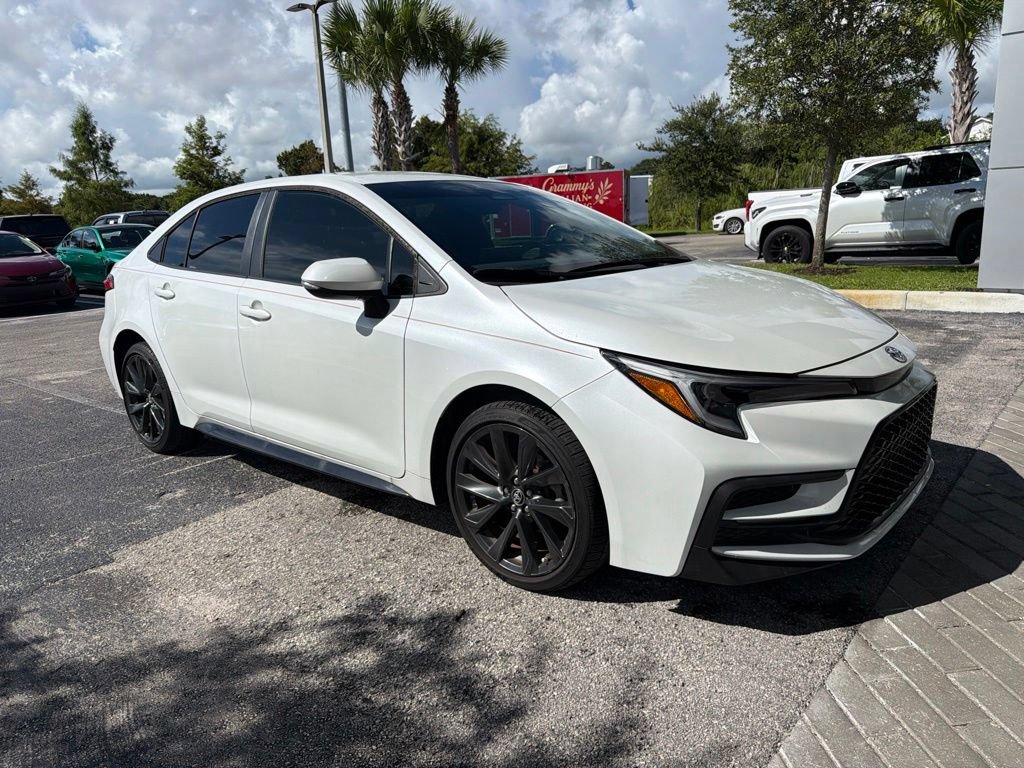 Used 2024 Toyota Corolla SE FWD image 2