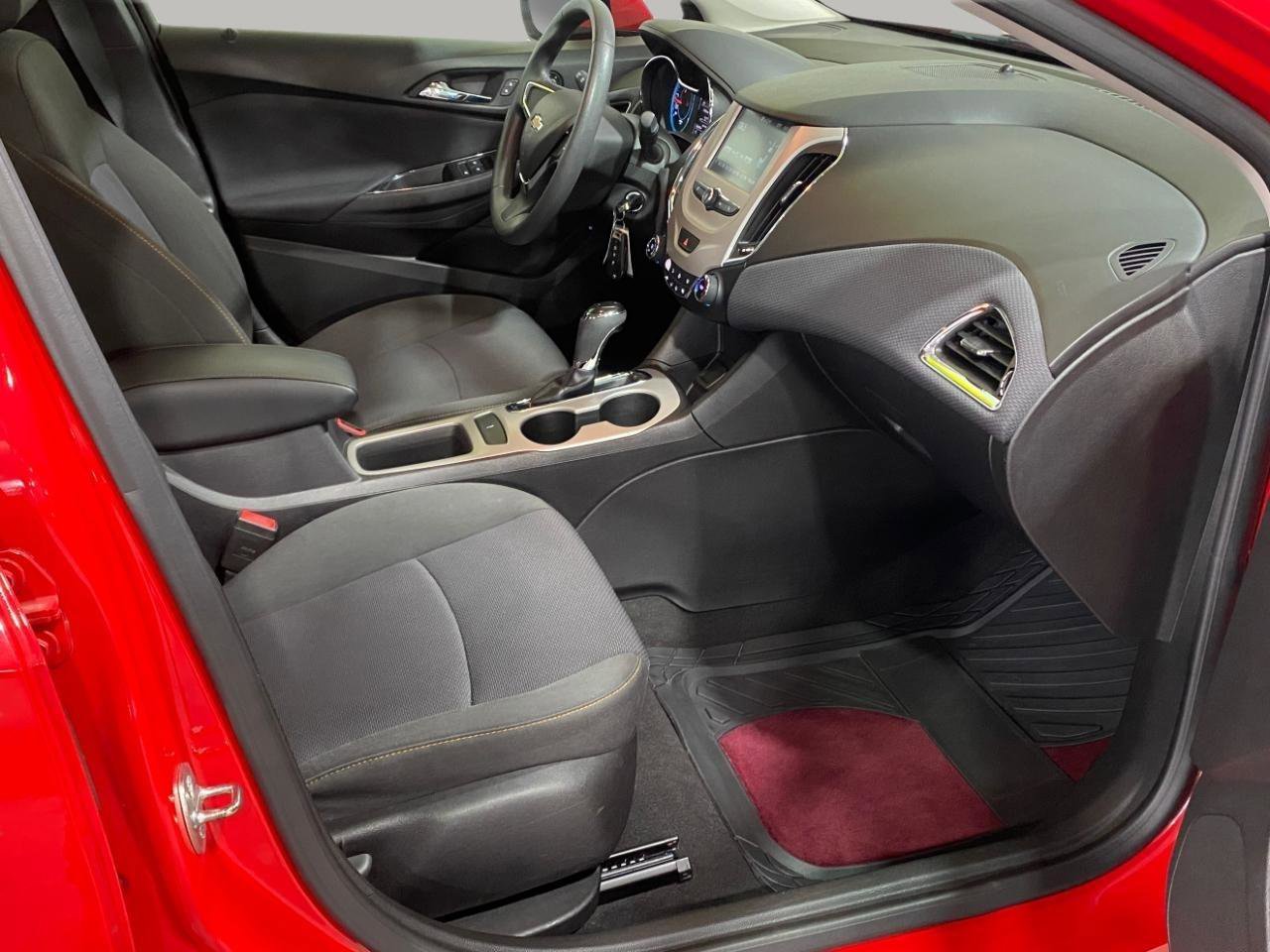 Used 2018 Chevrolet Cruze LS FWD image 29